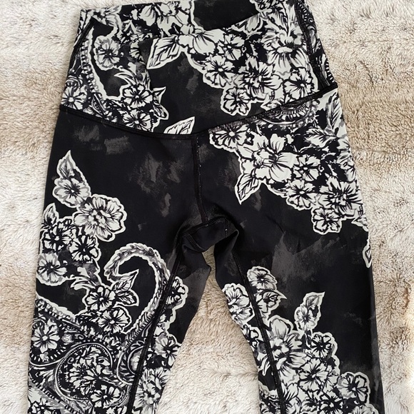 Lululemon Wunder Under 25” - Picture 3 of 4